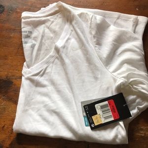 NWT Nike Women’s V Neck Long Sleeved Top